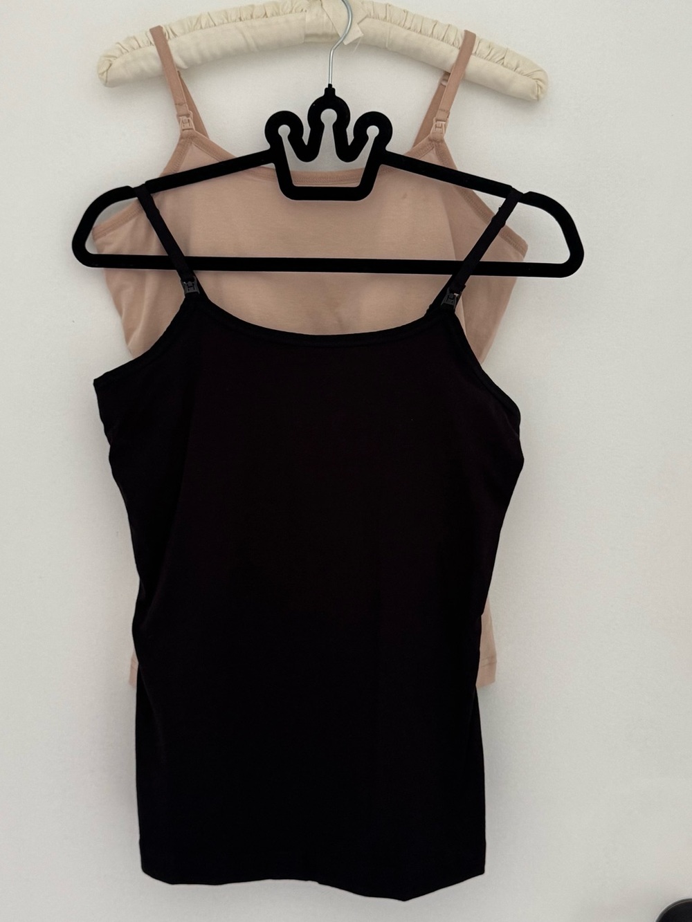 Pact organic cotton, tank top s beigeBlack Layering Cami with Built-In Shelf Bra